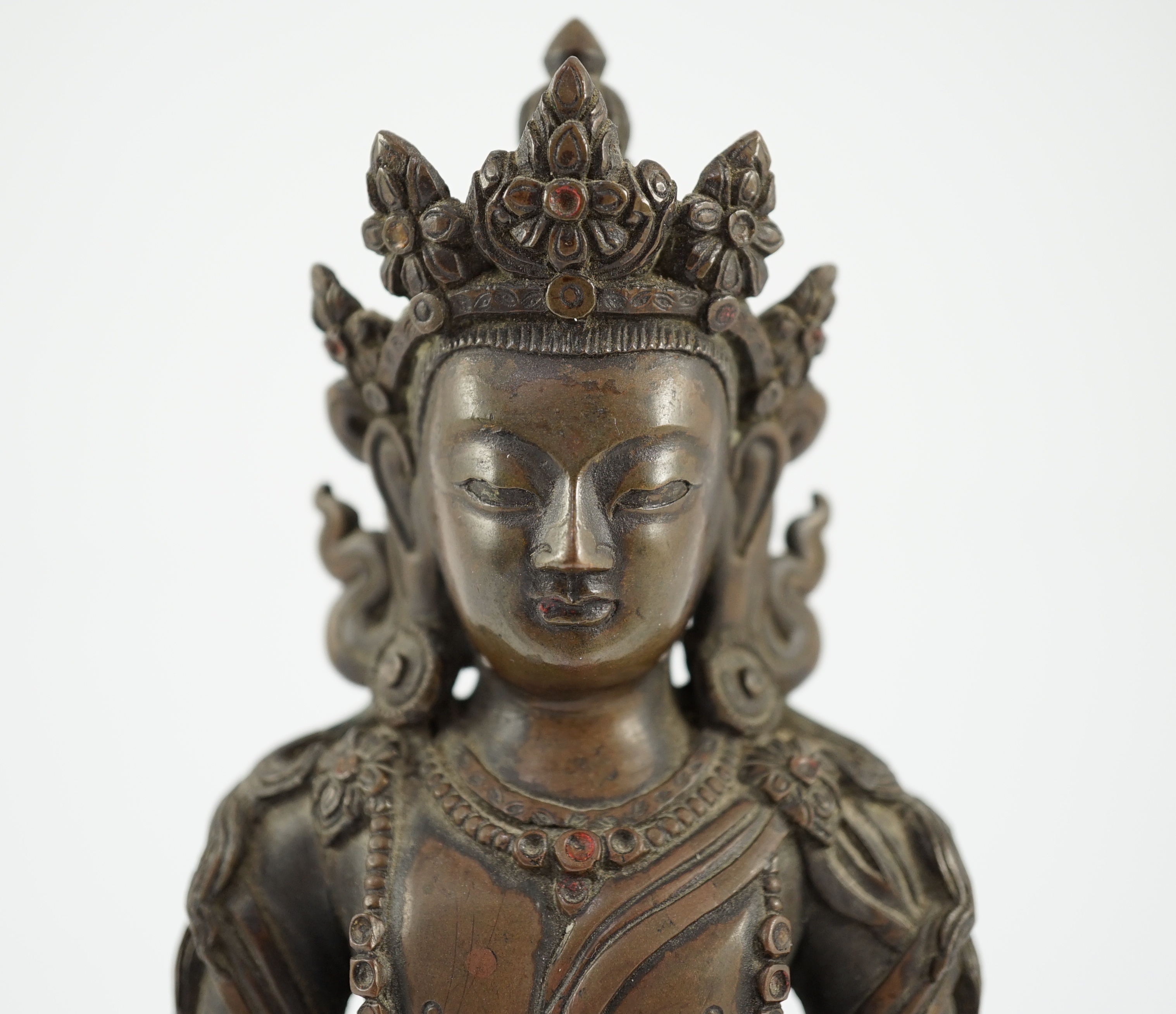 A Tibetan bronze figure of Amitayus, 18th/19th century